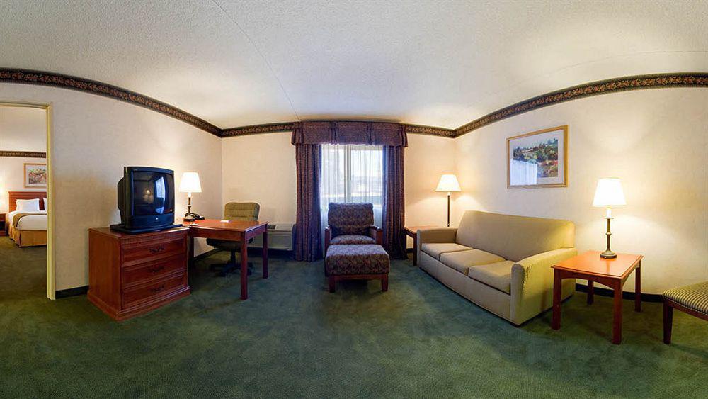 Holiday Inn Express Hotel & Suites Pittsburgh Airport By Ihg Robinson Township Rom bilde