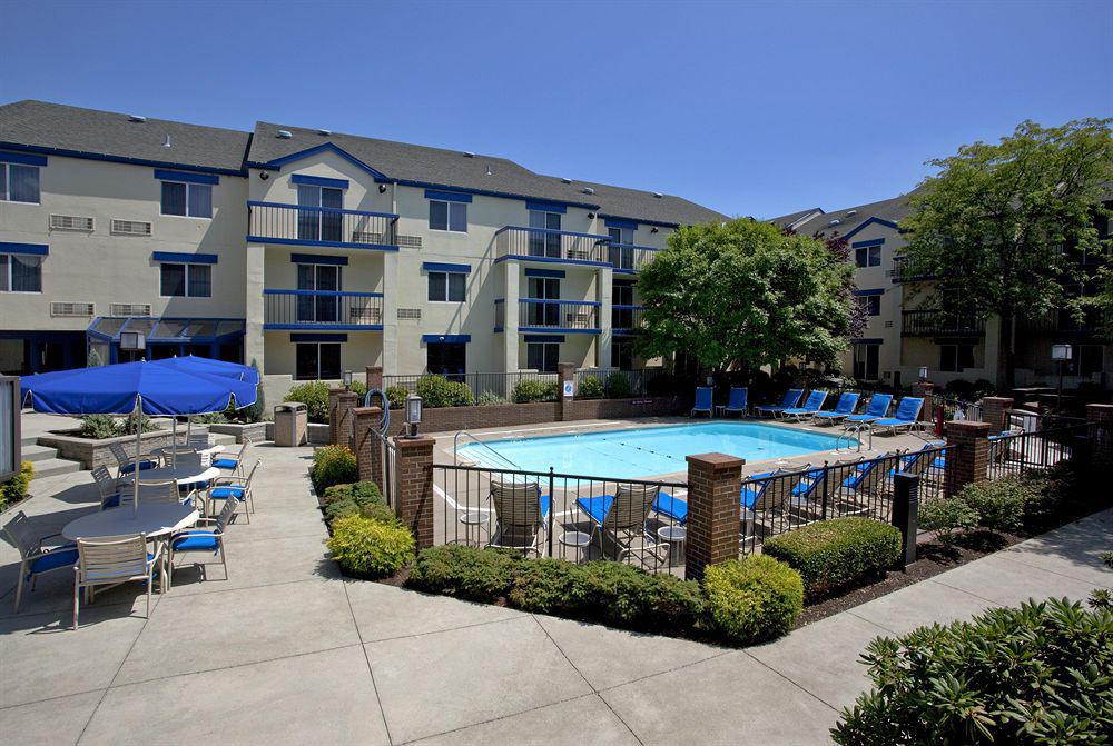 Holiday Inn Express Hotel & Suites Pittsburgh Airport By Ihg Robinson Township Eksteriør bilde