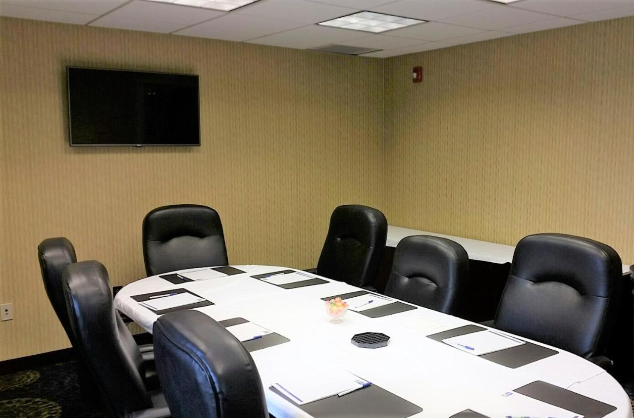 Holiday Inn Express Hotel & Suites Pittsburgh Airport By Ihg Robinson Township Eksteriør bilde