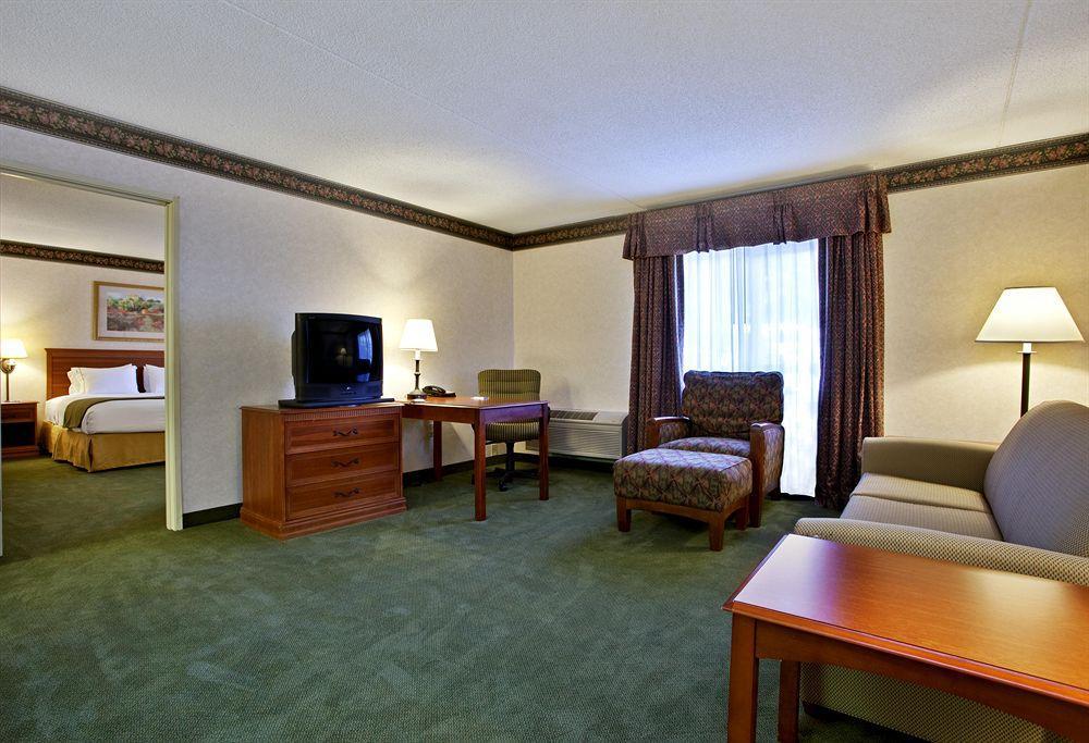 Holiday Inn Express Hotel & Suites Pittsburgh Airport By Ihg Robinson Township Rom bilde