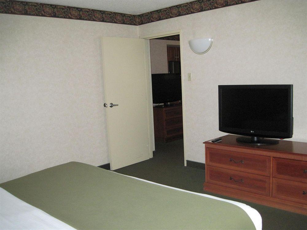 Holiday Inn Express Hotel & Suites Pittsburgh Airport By Ihg Robinson Township Rom bilde