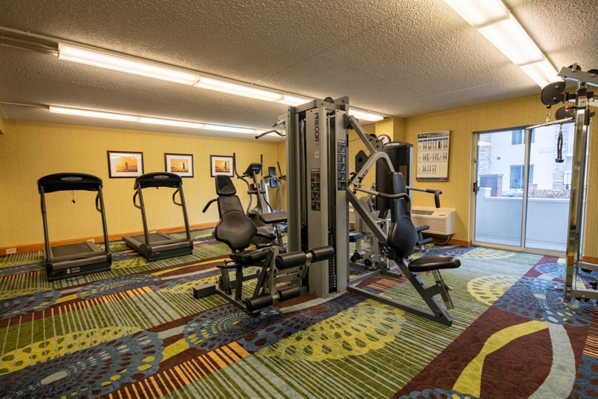 Holiday Inn Express Hotel & Suites Pittsburgh Airport By Ihg Robinson Township Eksteriør bilde