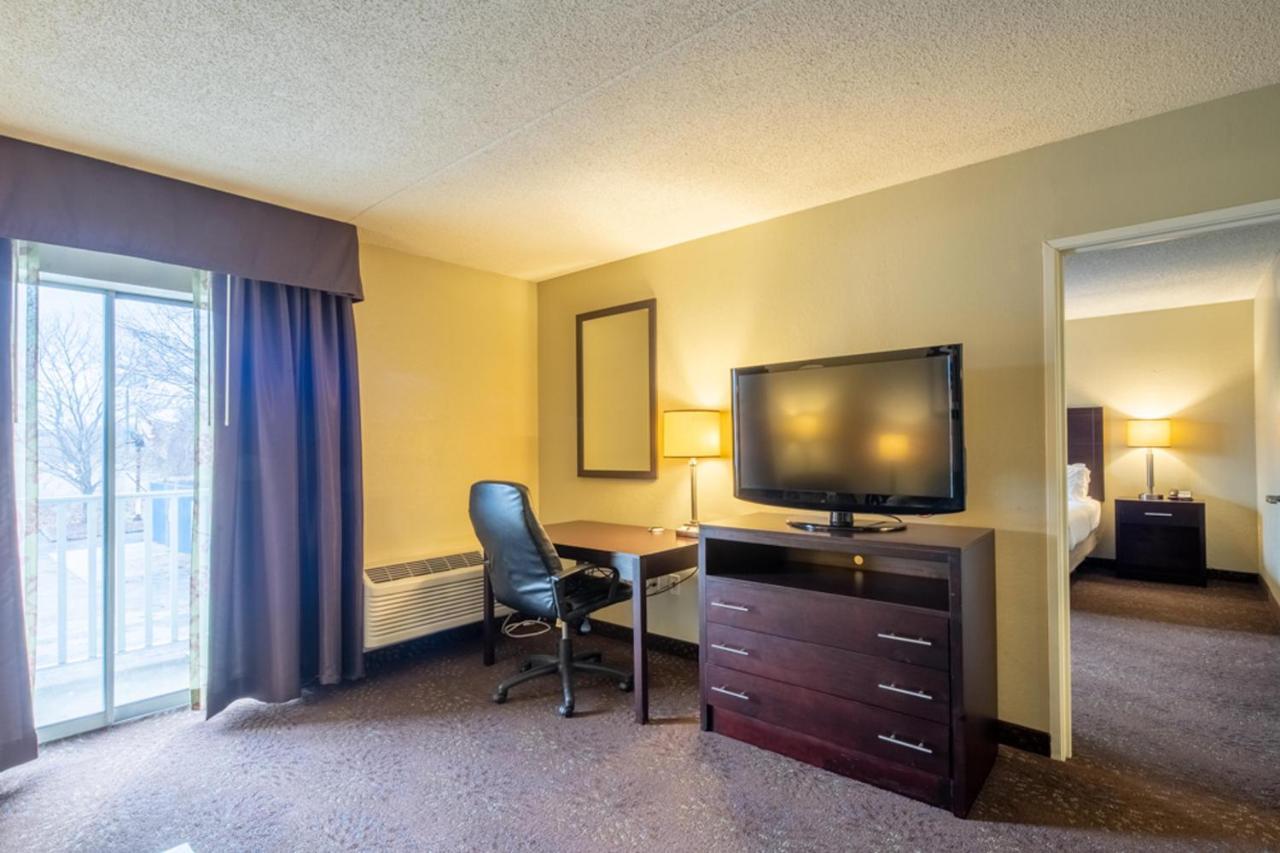 Holiday Inn Express Hotel & Suites Pittsburgh Airport By Ihg Robinson Township Eksteriør bilde