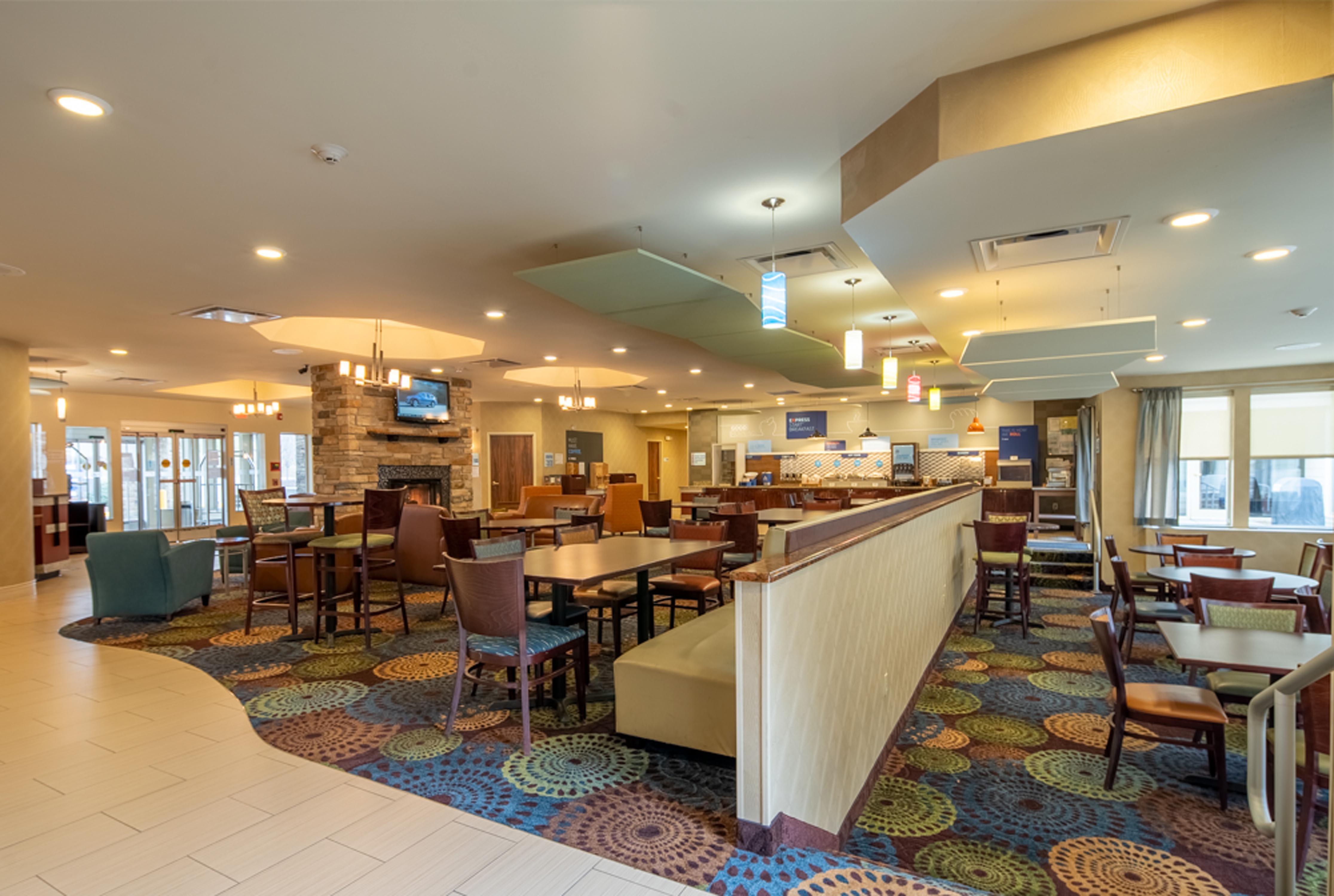 Holiday Inn Express Hotel & Suites Pittsburgh Airport By Ihg Robinson Township Eksteriør bilde