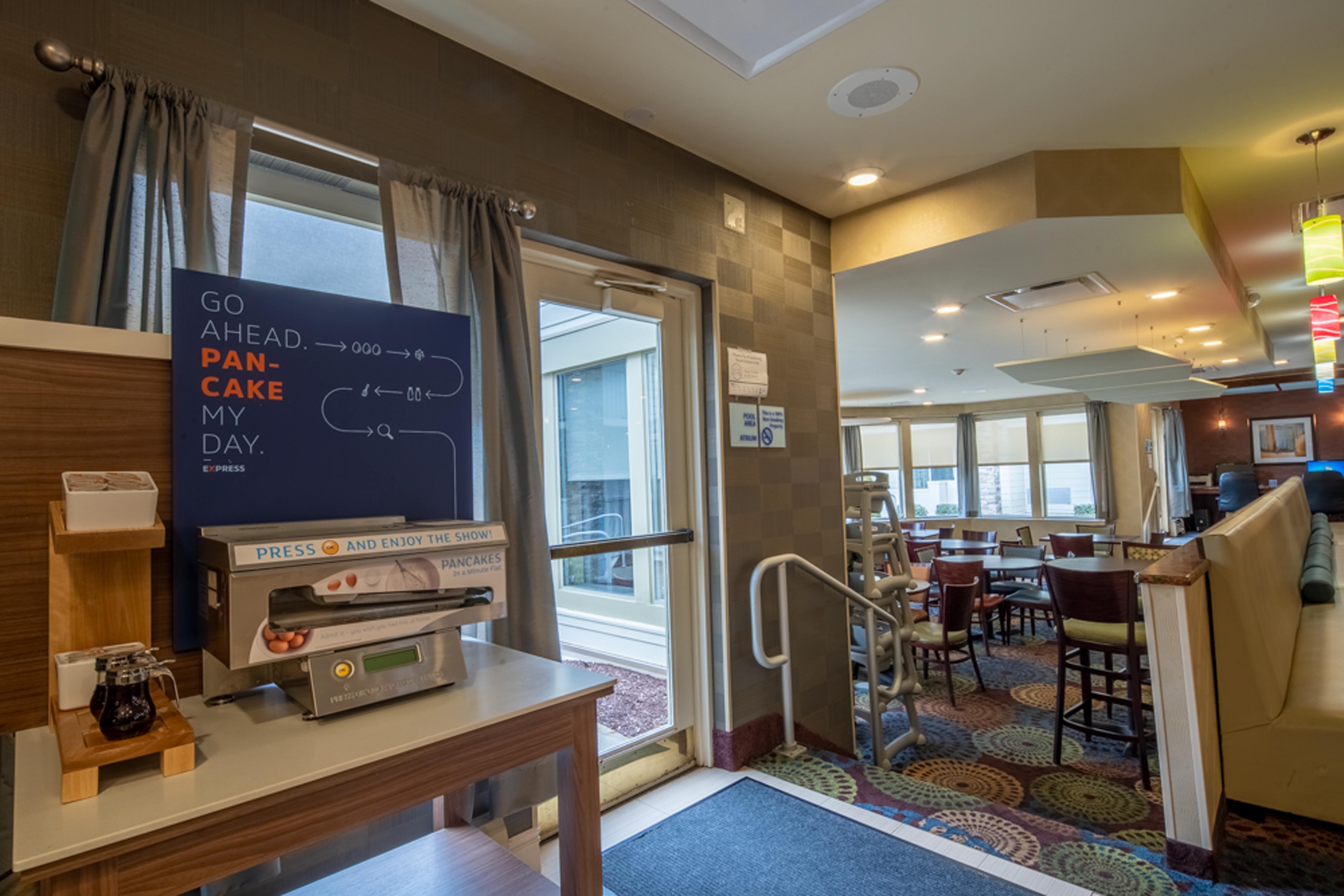 Holiday Inn Express Hotel & Suites Pittsburgh Airport By Ihg Robinson Township Eksteriør bilde