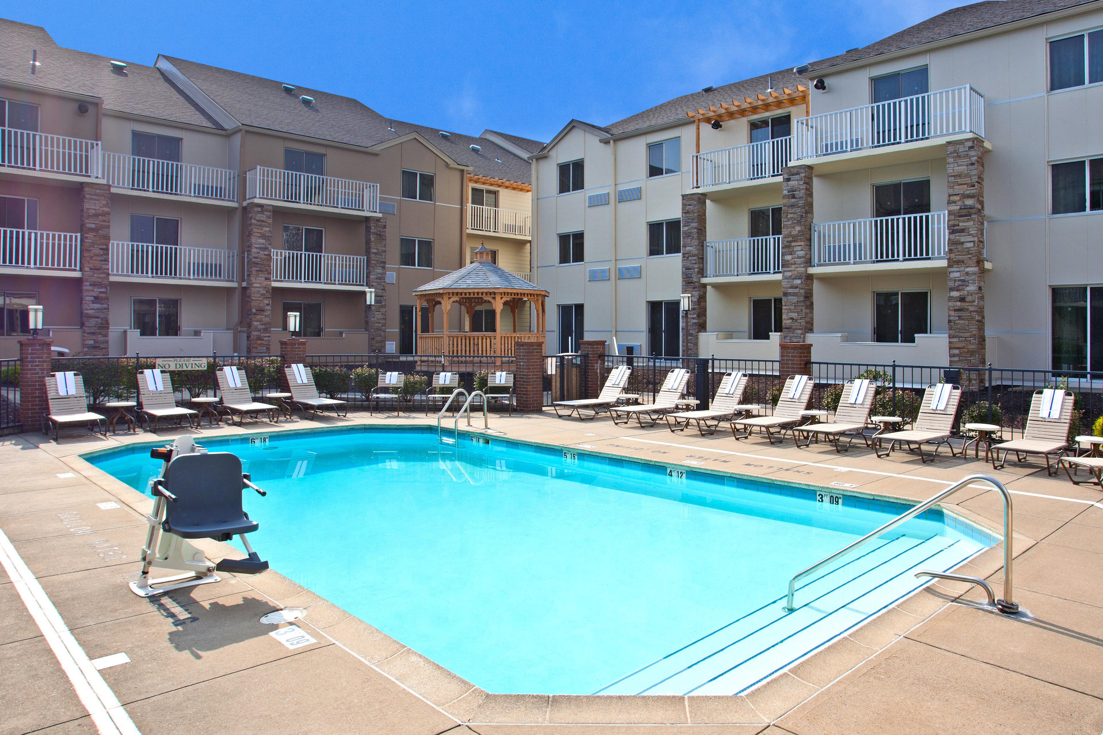 Holiday Inn Express Hotel & Suites Pittsburgh Airport By Ihg Robinson Township Eksteriør bilde
