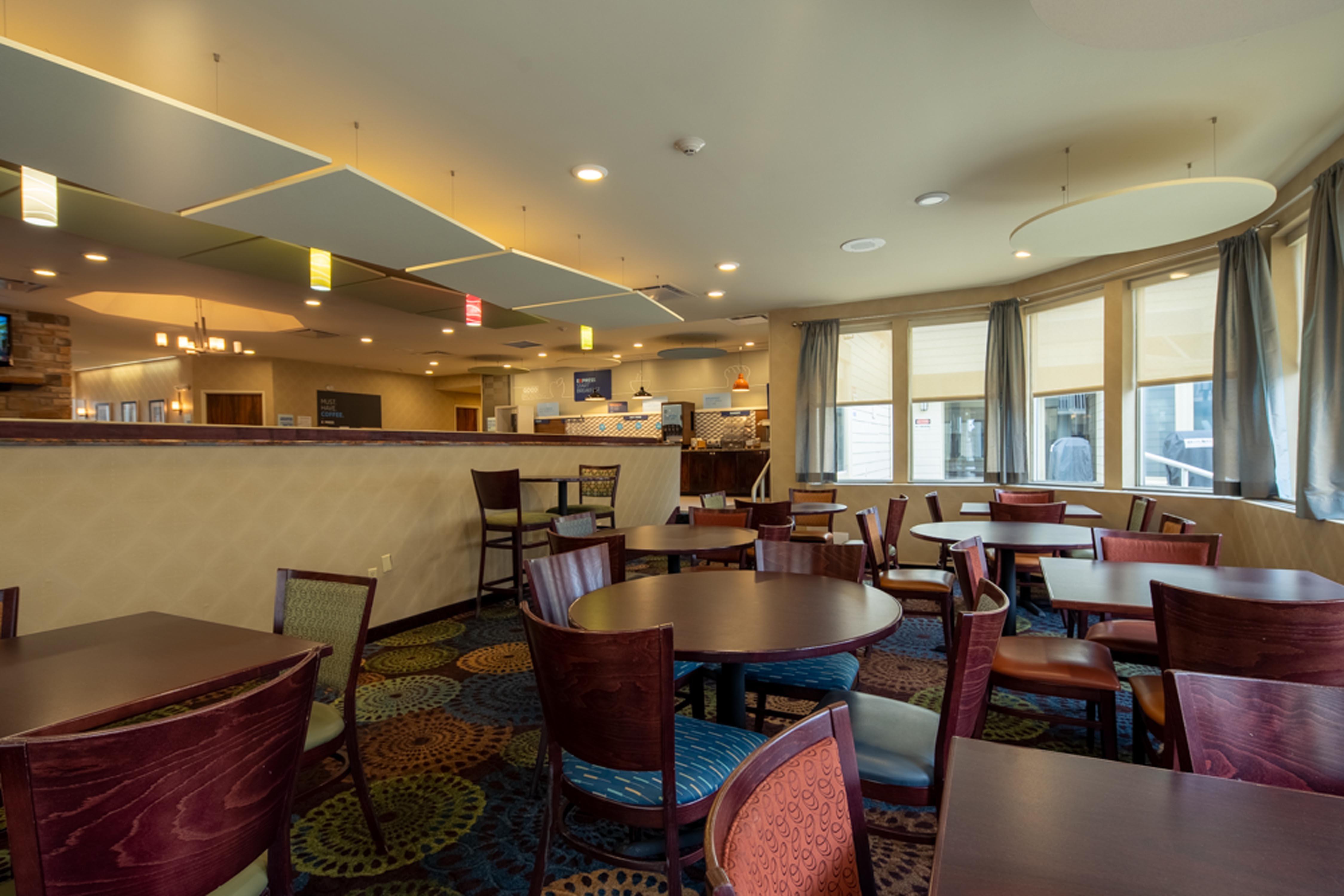 Holiday Inn Express Hotel & Suites Pittsburgh Airport By Ihg Robinson Township Eksteriør bilde